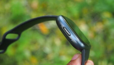 Fitbit Versa 4 returns to its all-time low price of $119.95 fitbit-versa-4
