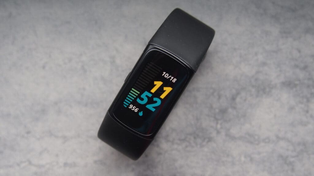 Fitbit Charge 6 vs. Xiaomi Mi Band 8