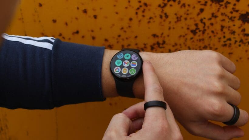 user controlling smartwatch with the crown
