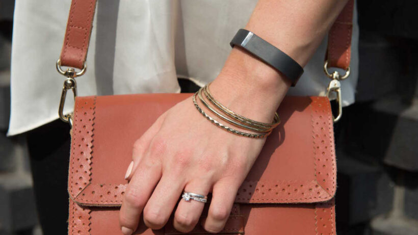 Fitbit Flex now contains health warning