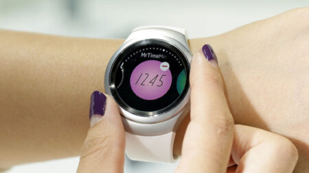 Samsung Gear S2 band adapter makes it easier to swap styles Samsung Gear S2 band adapter makes it easier to swap styles
