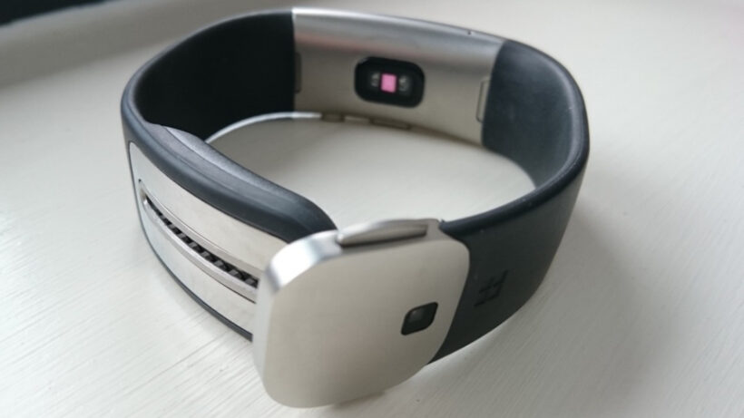 Microsoft Band 2 tears it up with new tougher strap