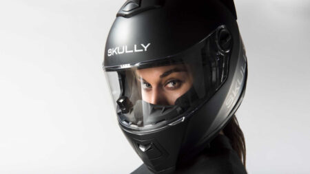 Skully AR-1 motorcycle helmet crashes out Skully AR-1 motorcycle helmet crashes out