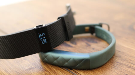 Jawbone UP3 v Fitbit Charge HR Jawbone UP3 v Fitbit Charge HR