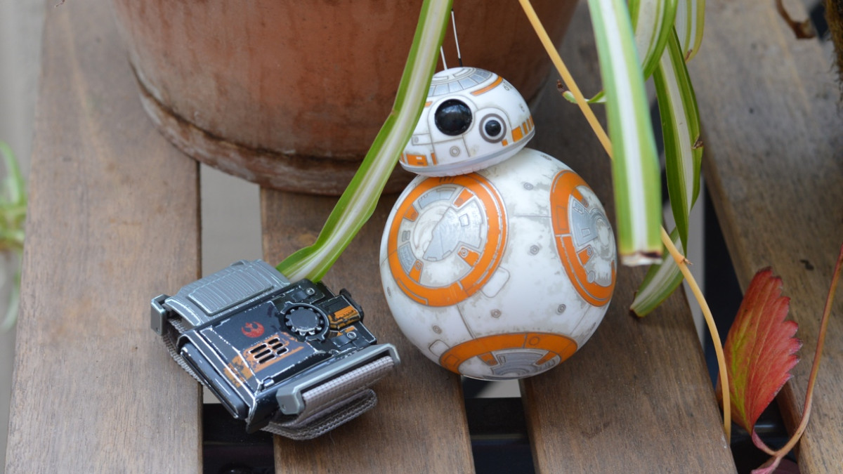 How to use the Force Band with BB-8 - Wareable
