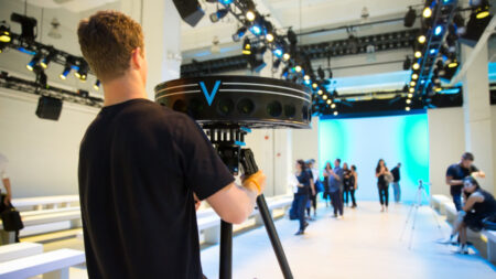 Wearable tech at NYFW 2016: VR runways, Fila shoes and intelligent handbags Wearable tech at NYFW 2016: VR runways, Fila shoes and intelligent handbags