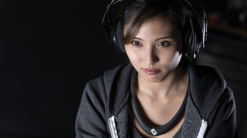 OmniWear’s gaming necklace turns you into Spider-Man with a machine gun