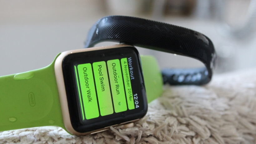 Swimming with Apple Watch Series 2 and Fitbit Flex 2
