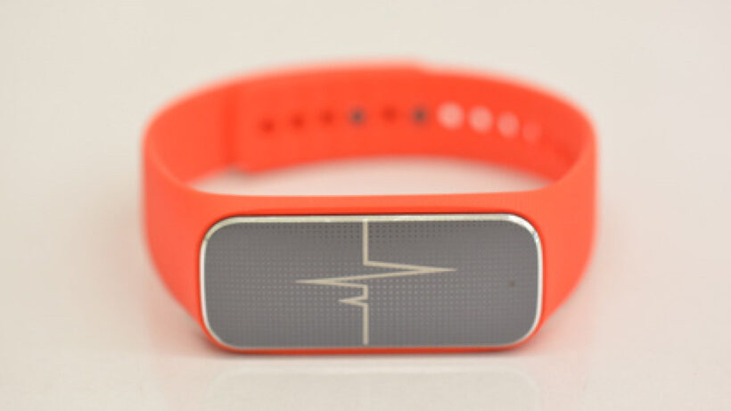 Smartwatches for soldiers: This wearable monitors vital signs of the wounded