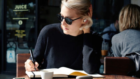 Why building smart earbuds and hearables is so goddamn difficult Why building smart earbuds and hearables is so goddamn difficult