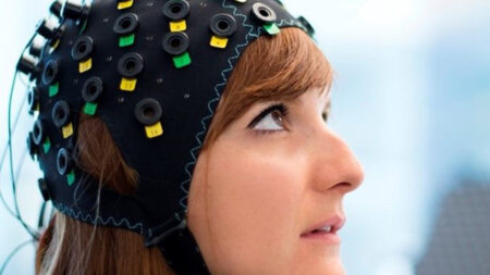 This brain-reading cap lets locked-in syndrome patients have conversations This brain-reading cap lets locked-in syndrome patients have conversations