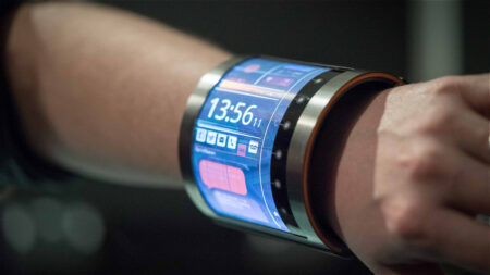 FlexEnable’s wristable is a chunky, funky screen that wraps around your arm FlexEnable's wristable is a chunky, funky screen that wraps around your arm
