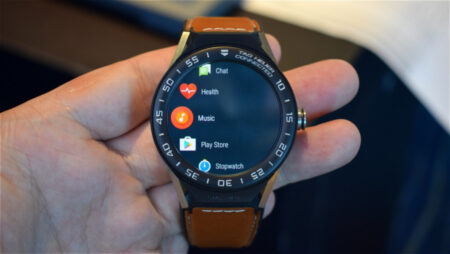 Intel is building a smartwatch assistant that actually sounds useful Intel is building a smartwatch assistant that actually sounds useful