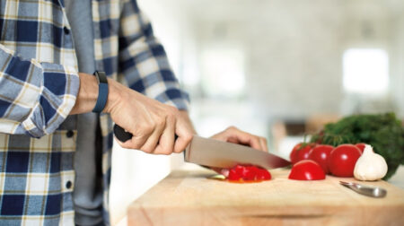 This food tracking tech knows what you’re eating from your arm movements This food tracking tech knows what you're eating from your arm movements
