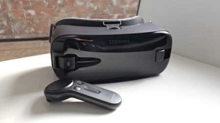 Samsung drops new Gear VR finish and Samsung VR service Samsung drops new Gear VR finish and Samsung VR service
