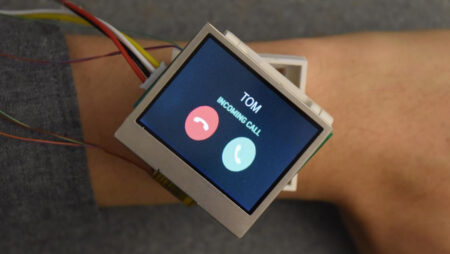 Dartmouth researchers develop a smartwatch that can move on your wrist