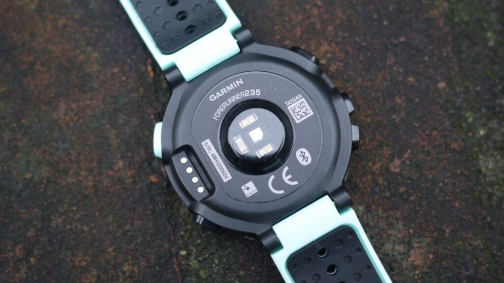 Garmin Forerunner 235 v Garmin Fenix 5: The siblings face off