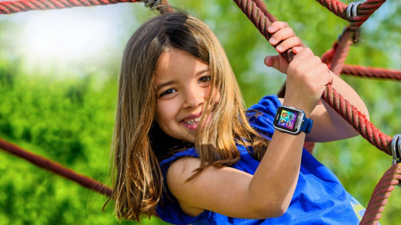 VTech’s Kidizoom DX2 smartwatch has two cameras and AR games