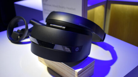 HP’s headset is an affordable, unremarkable way into Mixed Reality HP's headset is an affordable, unremarkable way into Mixed Reality