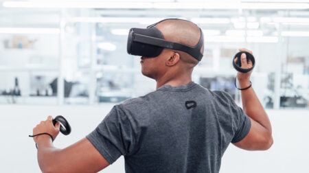 Oculus’ high-end Santa Cruz headset comes with fancy new controllers Oculus' high-end Santa Cruz headset comes with fancy new controllers