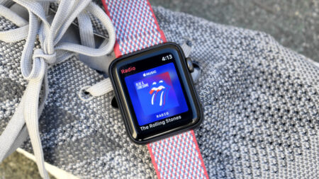 This is what it’s like to stream music on the Apple Watch Series 3 This is what it's like to stream music on the Apple Watch Series 3