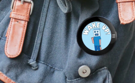 This AMOLED smart button lets you share your passions in GIF form This AMOLED smart button lets you share your passions in GIF form