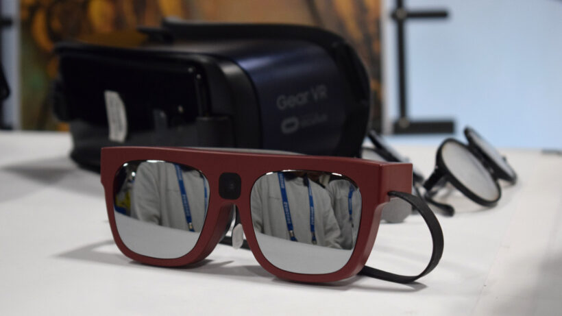 Samsung blinded me at CES, then the Relúmĭno glasses helped me see
