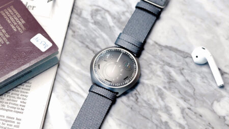 Ressence Type 2 is a minimalist hybrid concept with solar and kinetic powers Ressence Type 2 is a minimalist hybrid concept with solar and kinetic powers