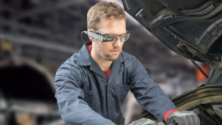 Toshiba’s AR smartglasses stick a tiny Windows PC on your face Toshiba's AR smartglasses stick a tiny Windows PC on your face