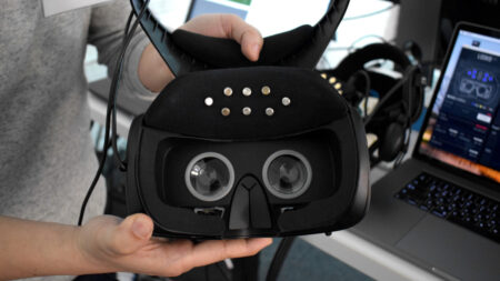 This mind-reading VR headset already knows which way you’ll swipe on Tinder This mind-reading VR headset already knows which way you’ll swipe on Tinder