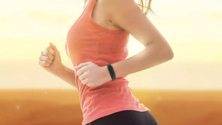 Xiaomi Mi Band 3 leaked tutorial hints at fresh design Xiaomi Mi Band 3 leaked tutorial hints at fresh design