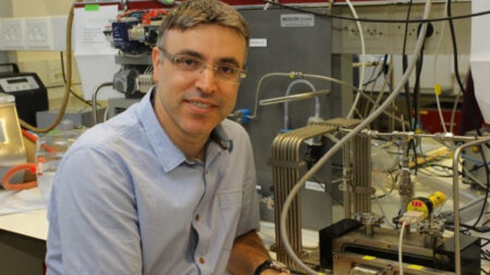 Researchers create self-healing health wearable powered by body heat Researchers create self-healing health wearable powered by body heat