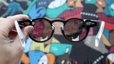 Snap Spectacles chief leaves company, lingering question mark over future Specs Snap Spectacles chief leaves company, lingering question mark over future Specs