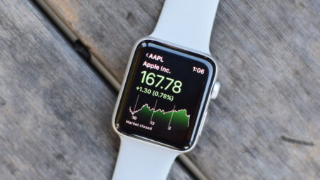 Apple Watch Series 1 sold more than any other smartwatch last quarter, says report Apple Watch Series 1 sold more than any other smartwatch last quarter, says report