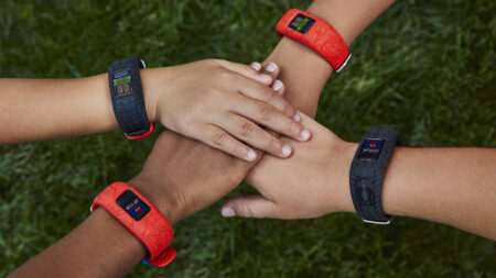 Garmin’s new Spider-Man Vivofit jr 2 turns kids into web slingers Garmin's new Spider-Man Vivofit jr 2 turns kids into web slingers