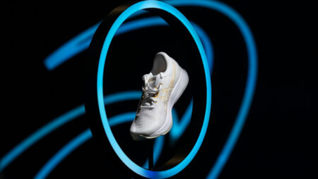 Asics smart running shoe offers real-time running data Asics smart running shoe offers real-time running data