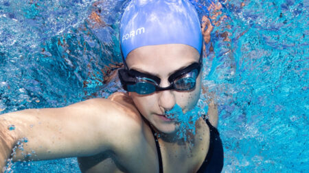 Finis Smart Goggles vs Form Swim Goggles: Rule the pool Finis Smart Goggles vs Form Swim Goggles: Rule the pool