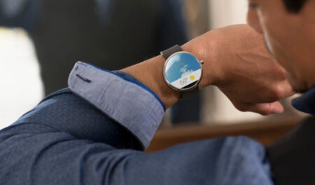 Moto 360 gets Android update with Wi-Fi support Moto 360 gets Android update with Wi-Fi support