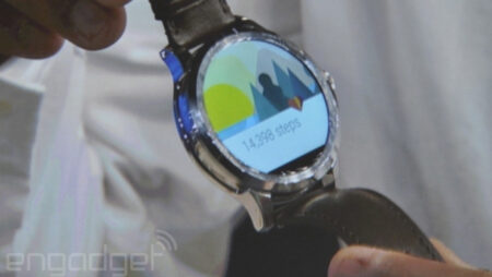 Fossil and Intel team up for Android Wear smartwatch Fossil and Intel team up for Android Wear smartwatch