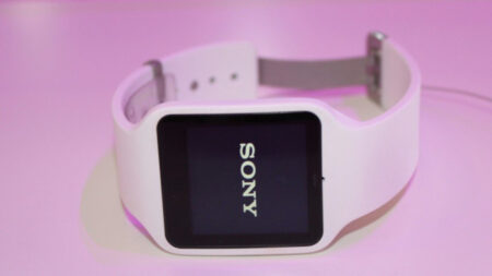 New Sony app offers more SmartWatch 3 watch faces to download New Sony app offers more SmartWatch 3 watch faces to download