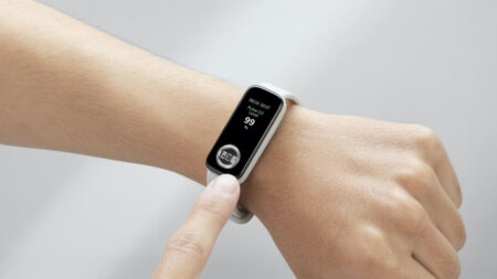 Asus VivoWatch 5 Aero arrives with curious heart rate sensor built into the face Asus VivoWatch 5 Aero arrives with curious heart rate sensor built into the face