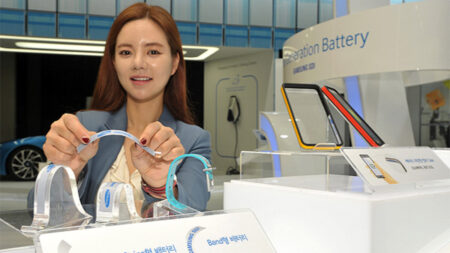 Samsung’s thin, bendy batteries are just what smart jewellery and clothing needs Samsung's thin, bendy batteries are just what smart jewellery and clothing needs