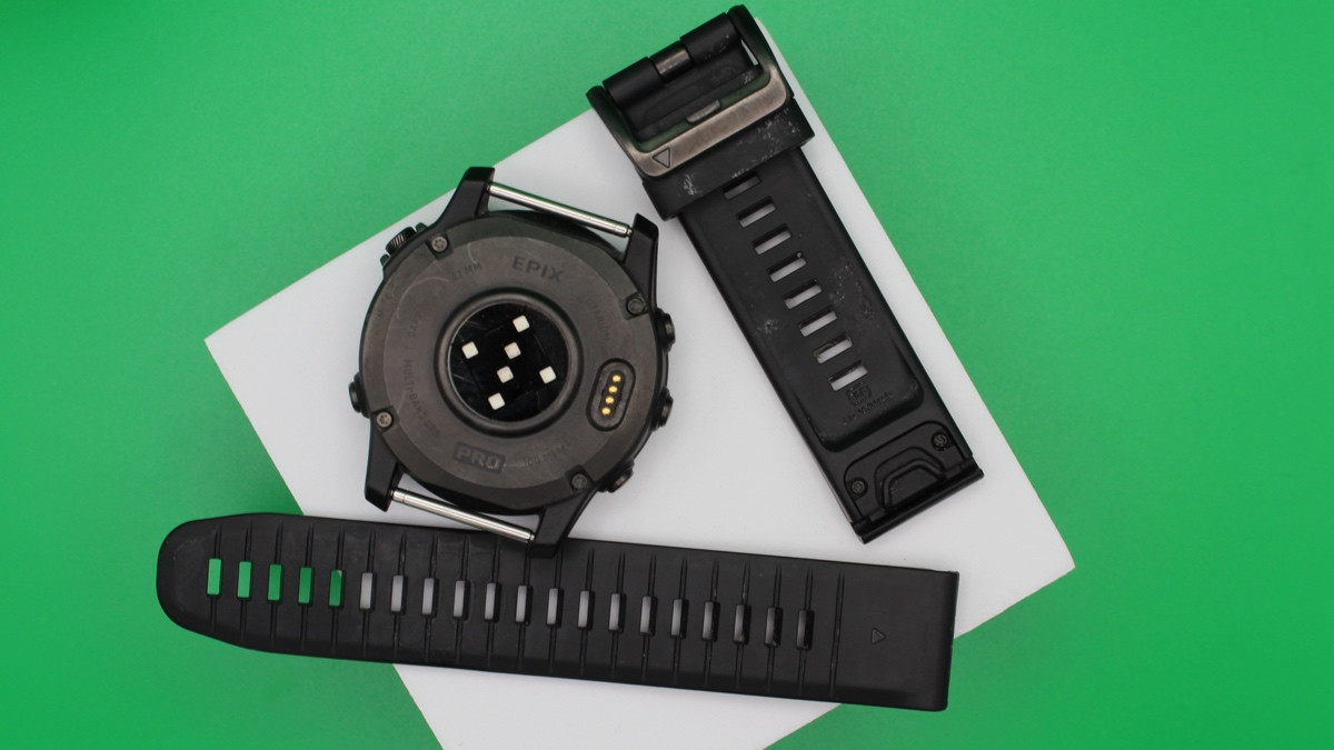 Garmin silicone watch strap cleaning before after