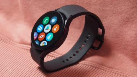 Samsung Galaxy Watch 4 gets new features with Wear OS 4 upgrade Samsung Galaxy Watch 4 gets new features with Wear OS 4 upgrade