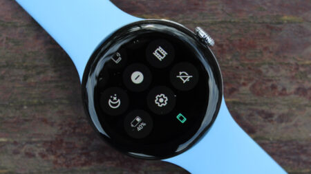 How to take a screenshot on Wear OS 3 smartwatches How to take a screenshot on Wear OS 3 smartwatches