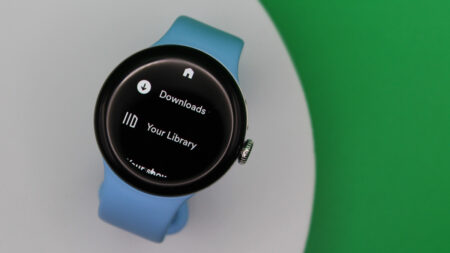 How to download and listen to music on a Wear OS 3 smartwatch How to download and listen to music on a Wear OS 3 smartwatch