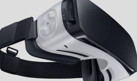 Samsung Gear VR hits UK stores for £80 Samsung Gear VR hits UK stores for £80