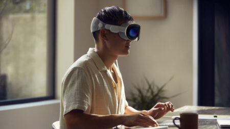 Apple has sold 200,000 Vision Pro headsets since pre-orders began Apple has sold 200,000 Vision Pro headsets since pre-orders began