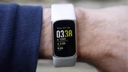 Google says that software update isn’t the cause of Fitbit Charge 5 issues Google says that software update isn't the cause of Fitbit Charge 5 issues