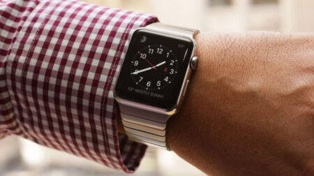 Apple Watch wearers check their smartwatch 60 – 80 times a day Apple Watch wearers check their smartwatch 60 - 80 times a day